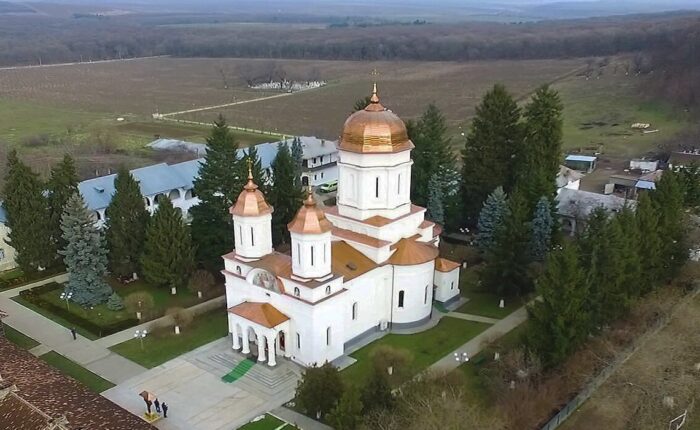 manastirea cocos tulcea royaltrip excursie o zi